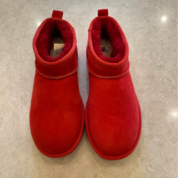UGG Black Ultra Mini Classic Boot In Samba Red Tonal Size 6 - Picture 8 of 16